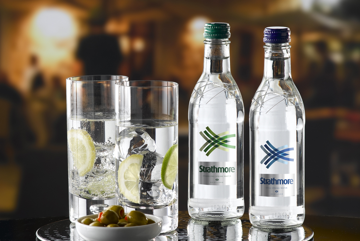 STRATHMORE 330ML GLASS BOTTLES & GLASSES LANDSCAPE (1)