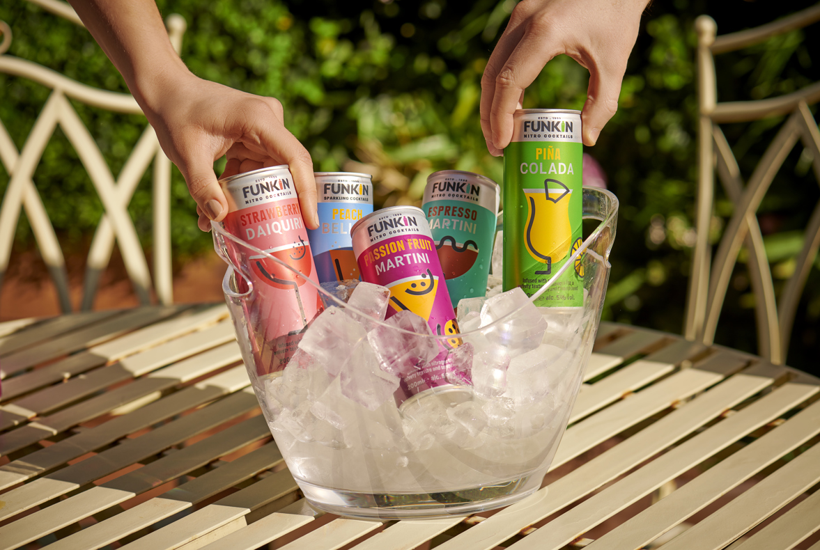 FUNKIN CANS GROUP LIFESTYLE 09 (1)